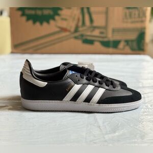 Adidas juniors samba OG new in box blk/wht